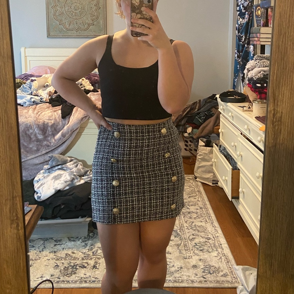 Double button detail mini skirt